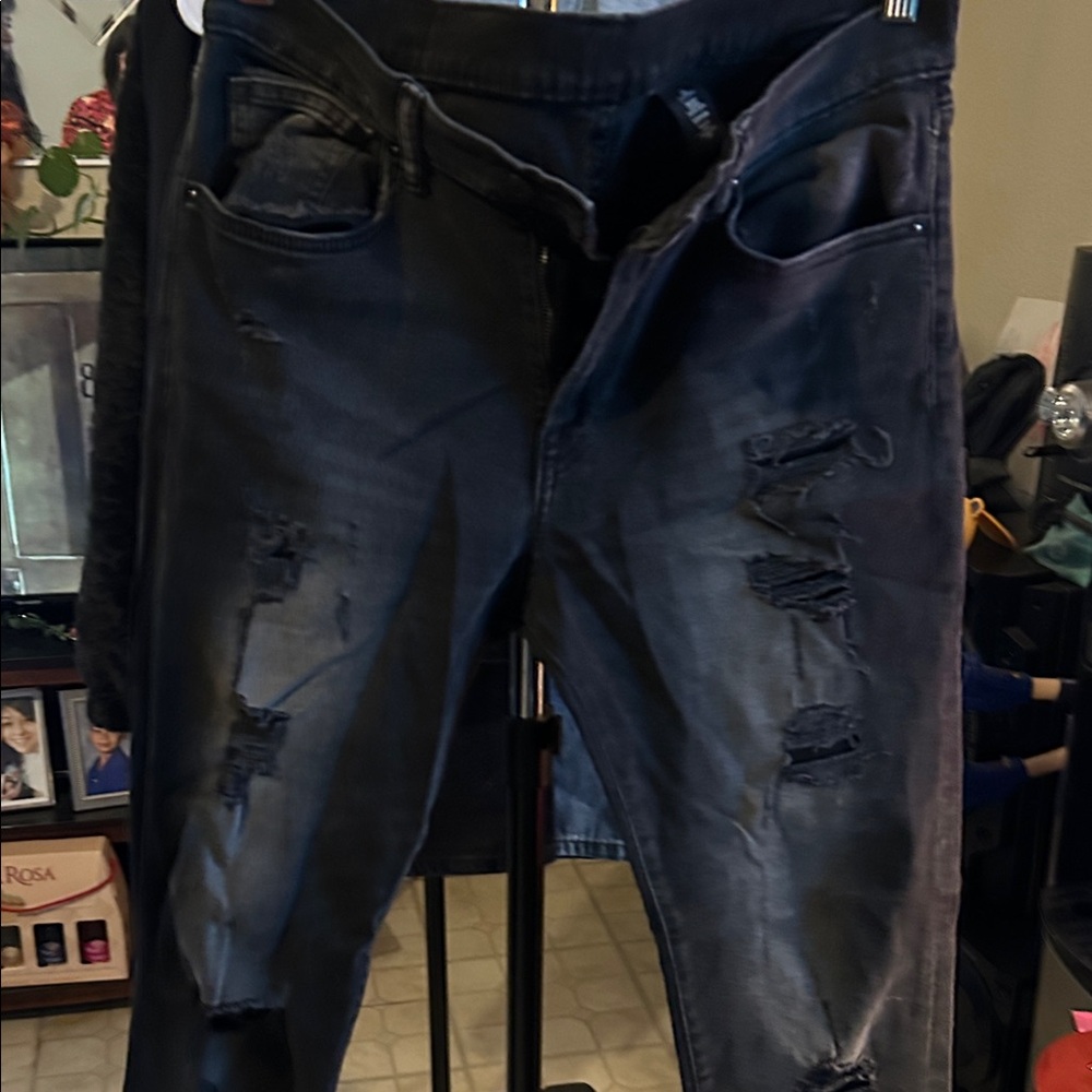 Edgy Black Ripped Skinny Jeans